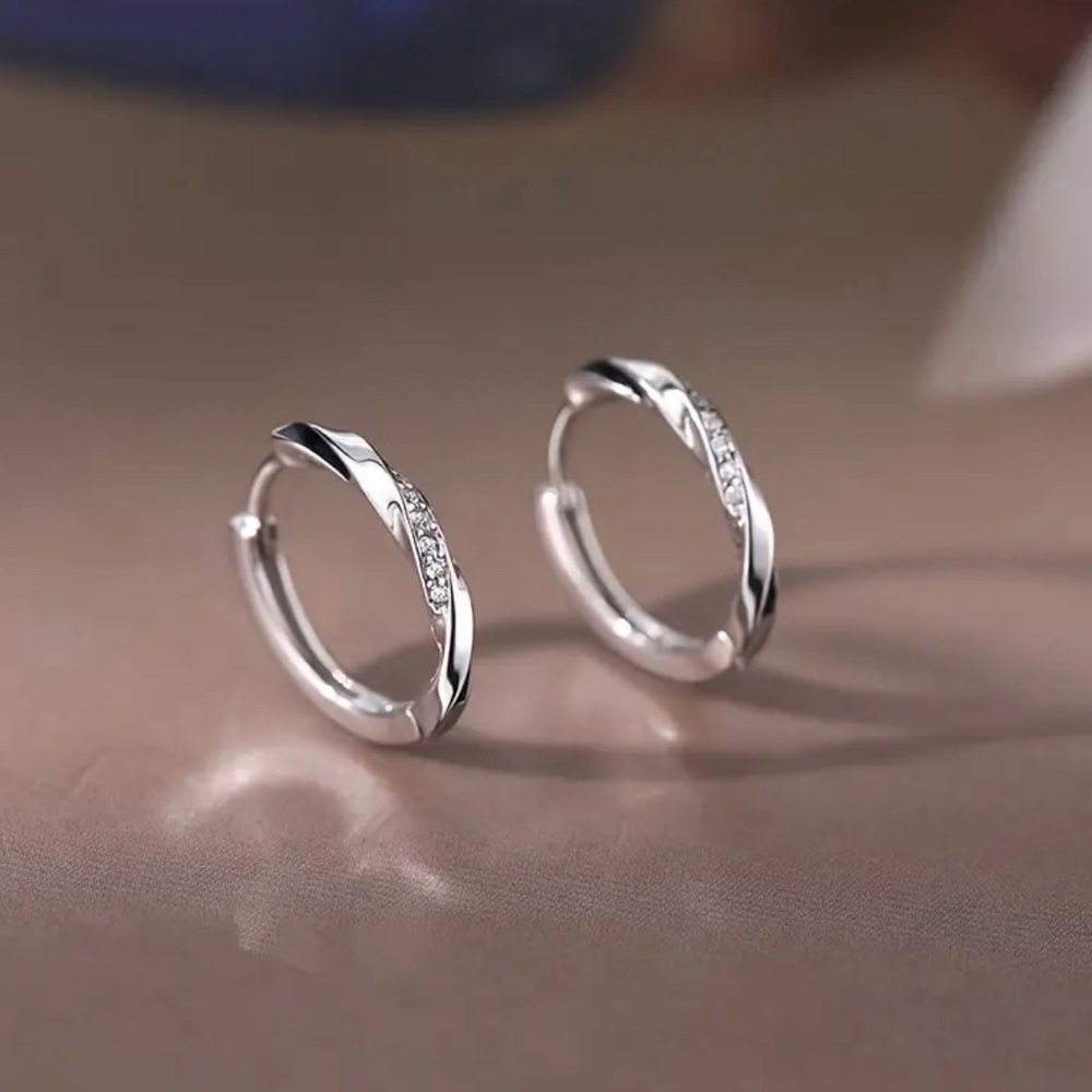 NWT Elegant Silver Twist Hoop Earrings with Sparkling Accents